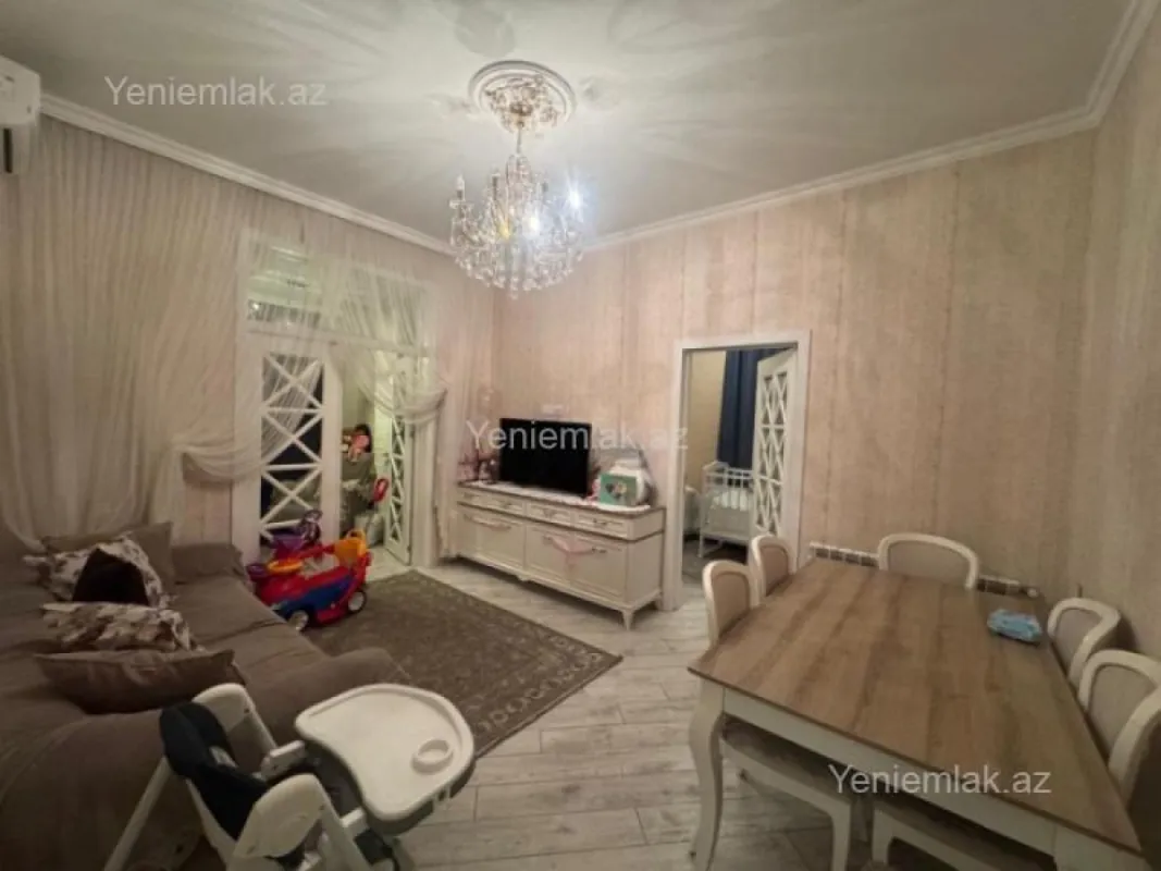 Satılır 2 otaqlı köhnə tikili 65 m²