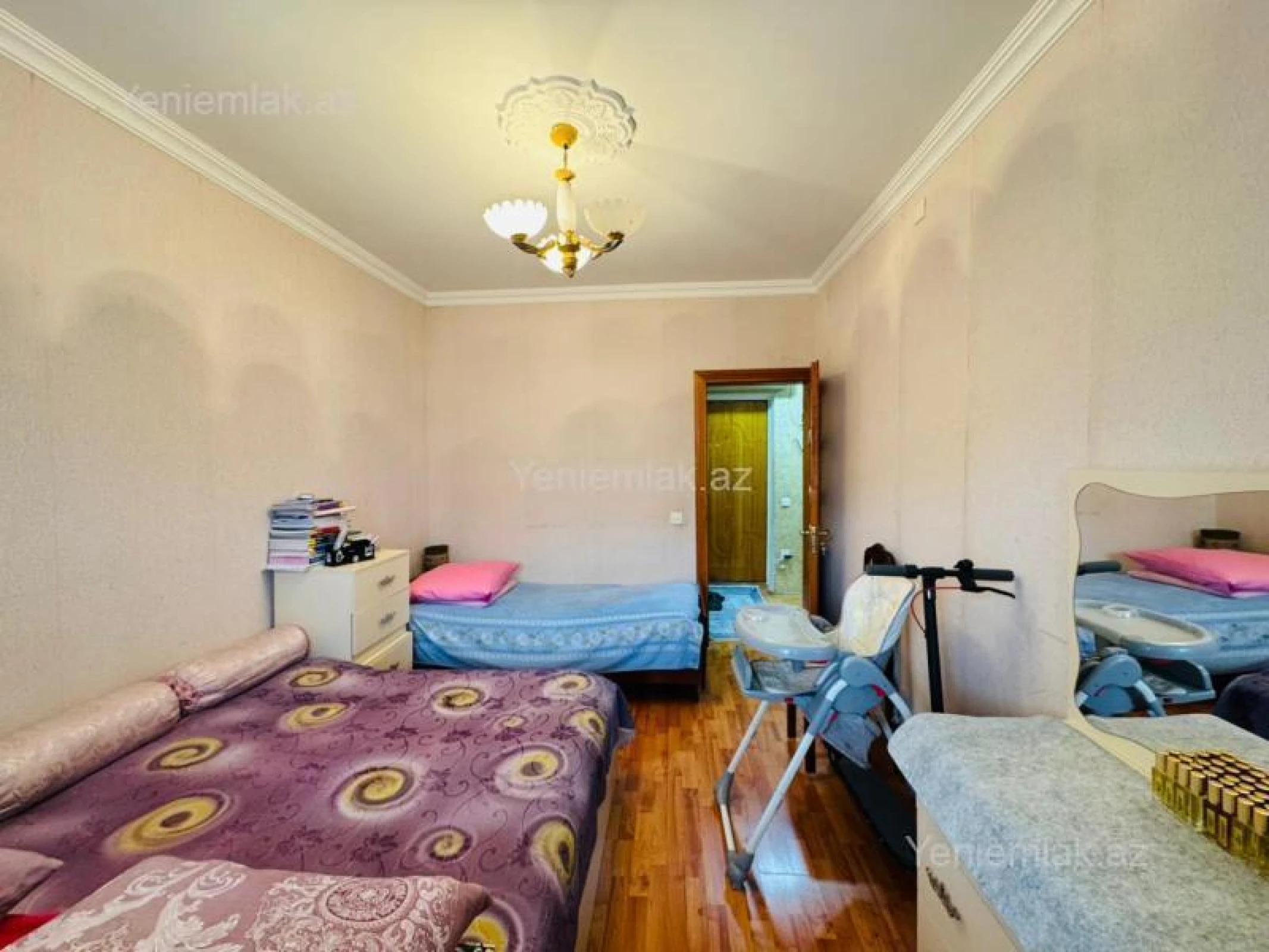 Satılır 4 otaqlı köhnə tikili 100 m²