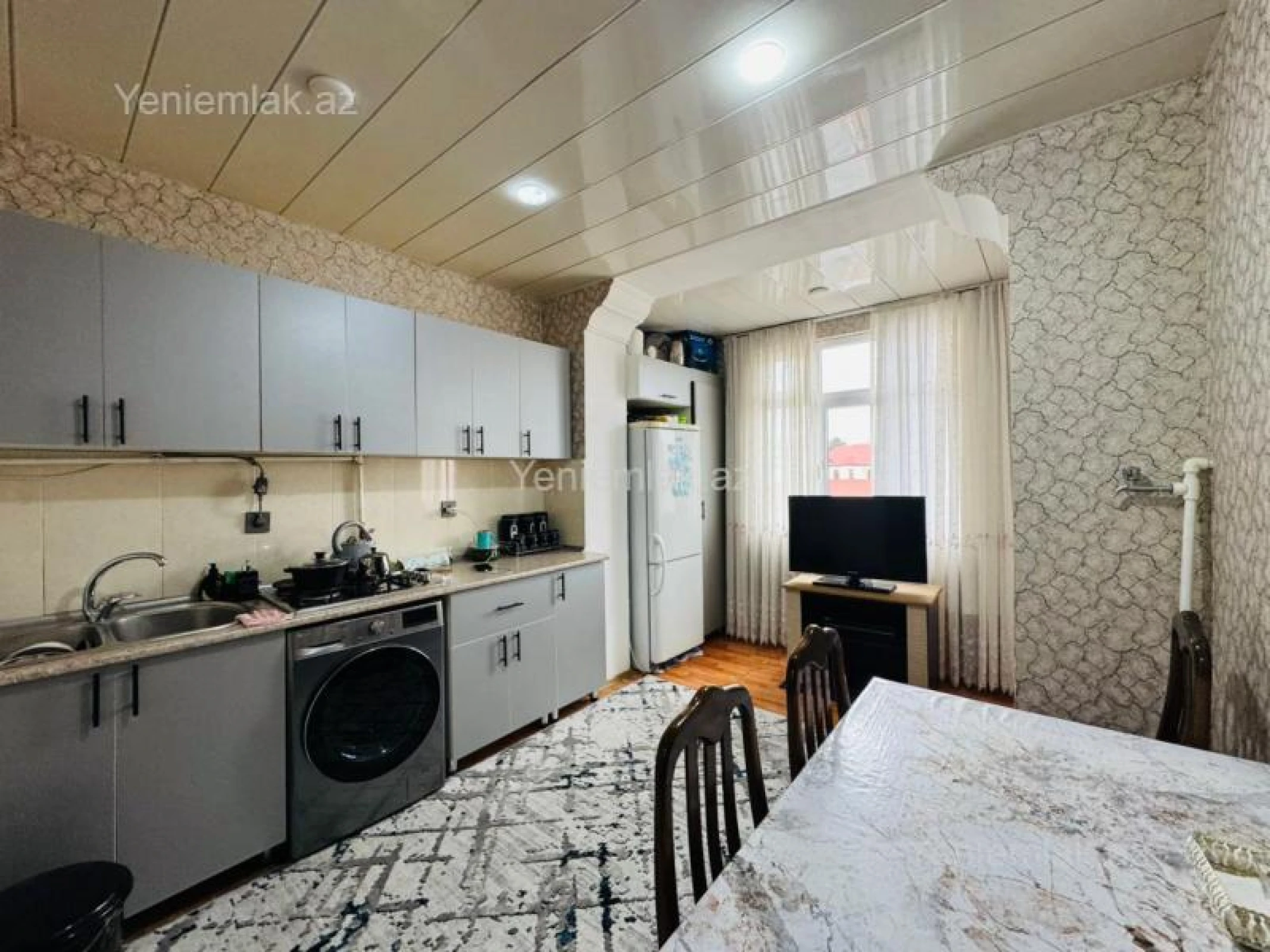 Satılır 4 otaqlı köhnə tikili 100 m²