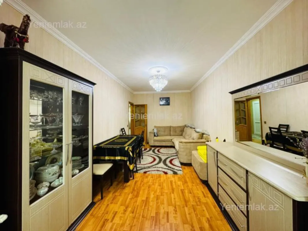 Satılır 4 otaqlı köhnə tikili 100 m²