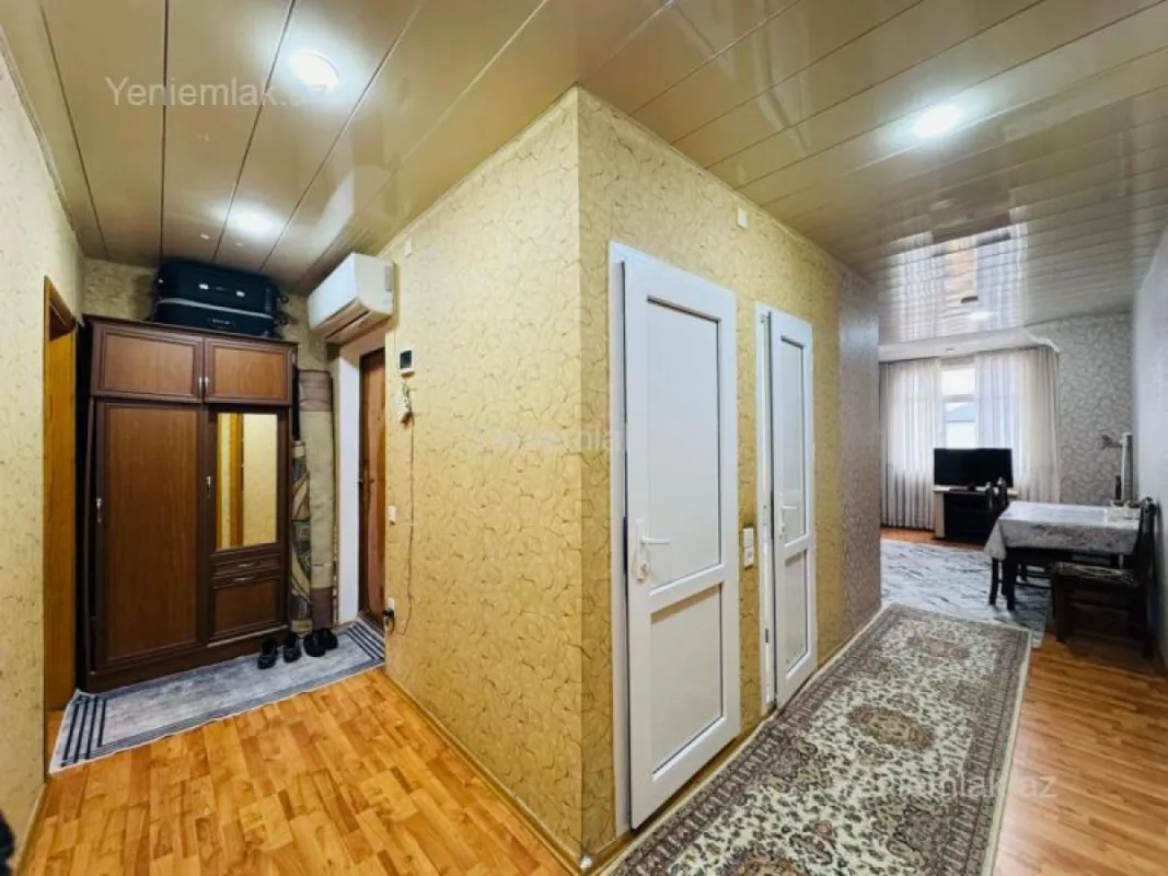 Satılır 4 otaqlı köhnə tikili 100 m²