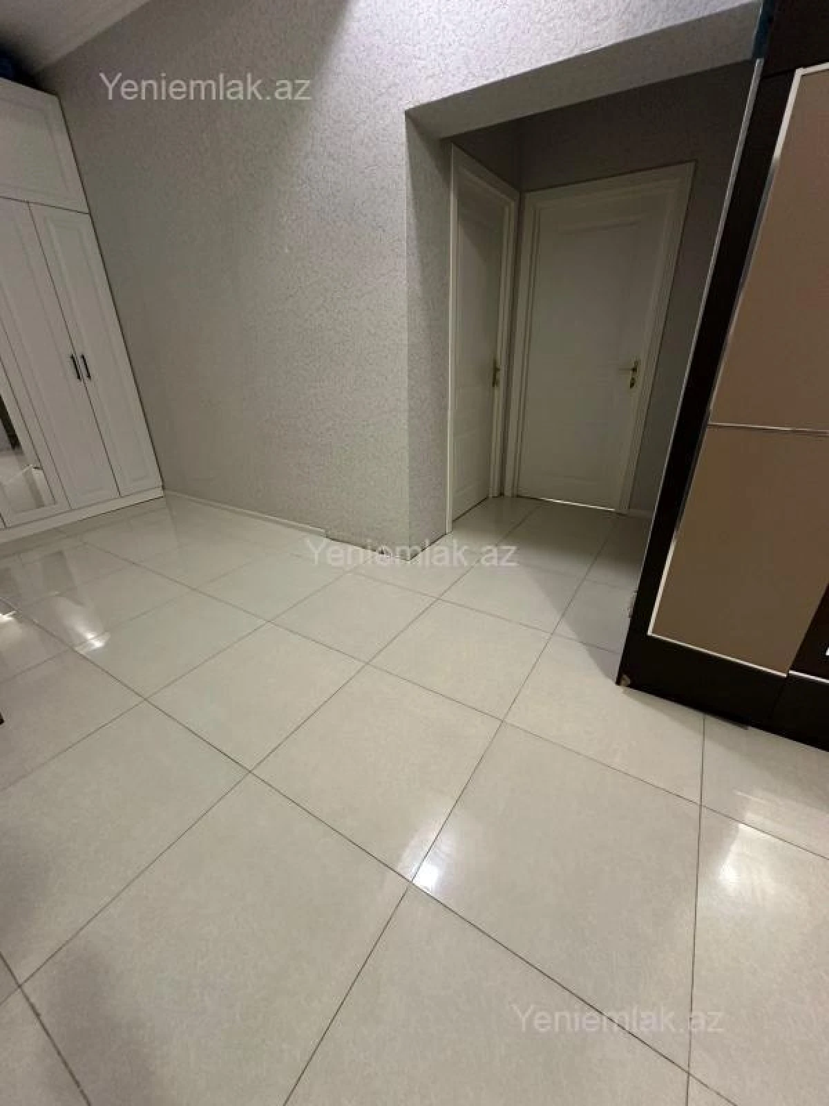 Satılır 2 otaqlı yeni tikili 96 m²