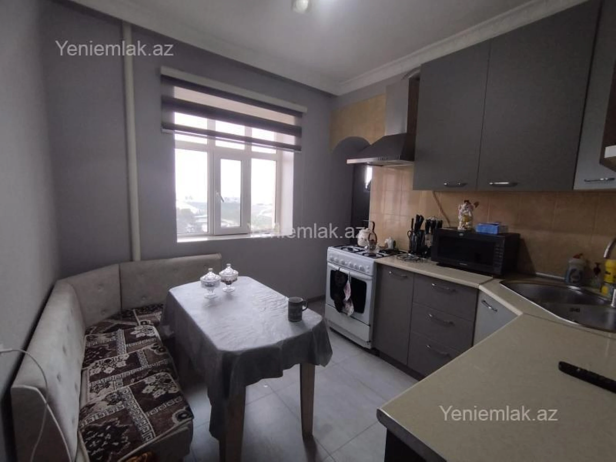 Satılır 4 otaqlı köhnə tikili 80 m²