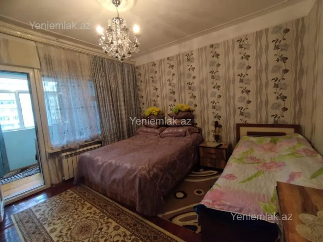 Satılır 4 otaqlı köhnə tikili 80 m²