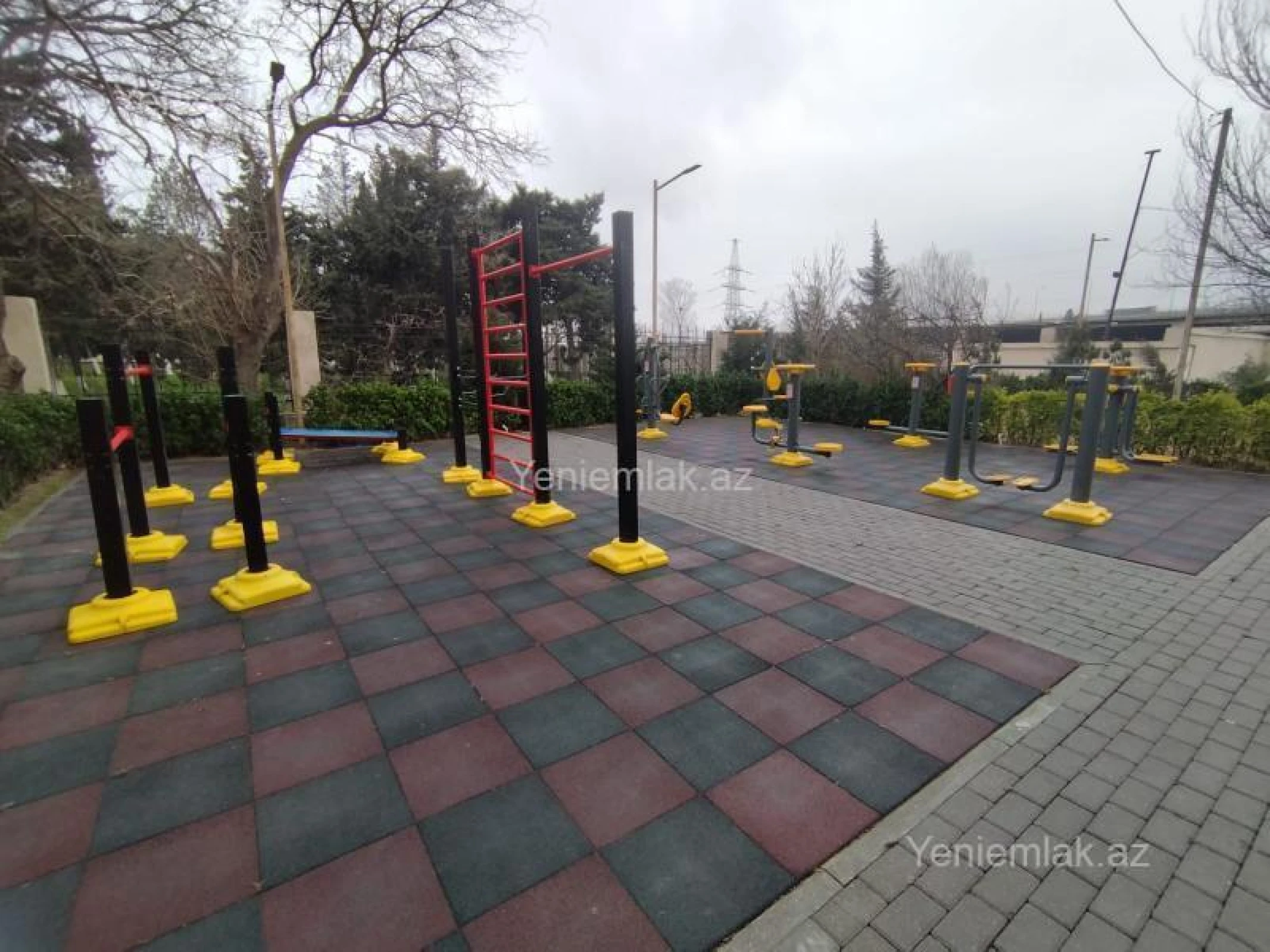 Satılır 4 otaqlı köhnə tikili 80 m²