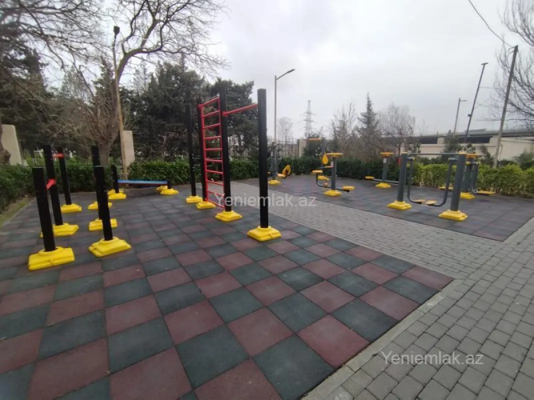 Satılır 4 otaqlı köhnə tikili 80 m²