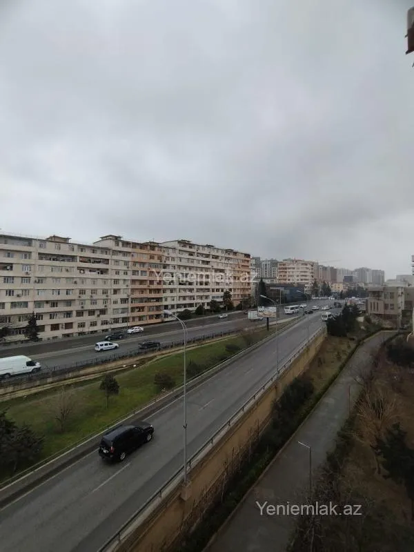 Satılır 4 otaqlı köhnə tikili 80 m²