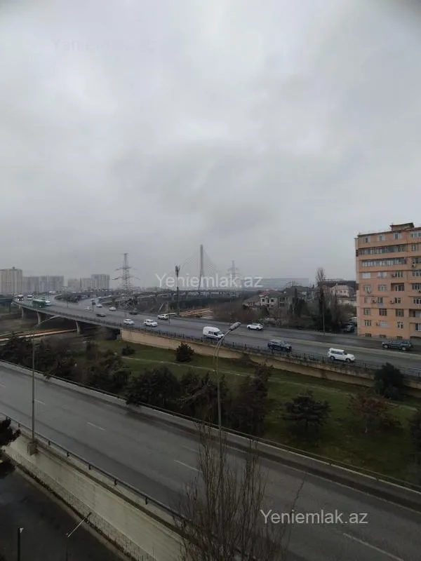 Satılır 4 otaqlı köhnə tikili 80 m²