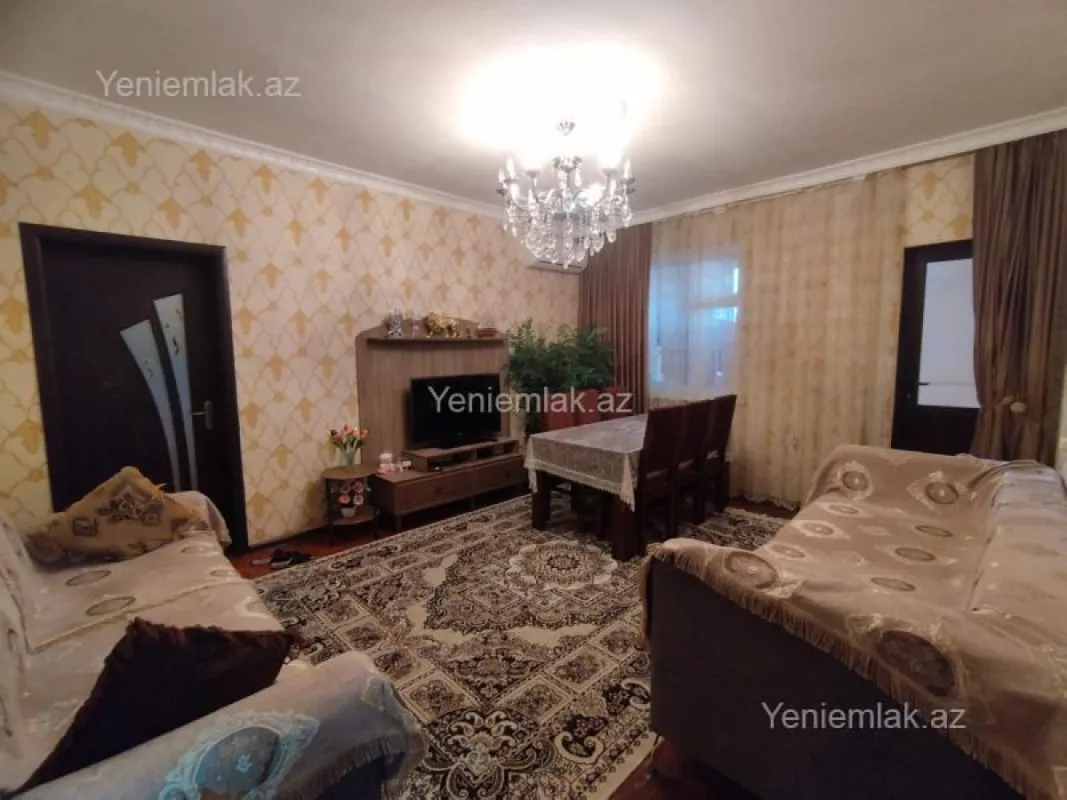 Satılır 4 otaqlı köhnə tikili 80 m²