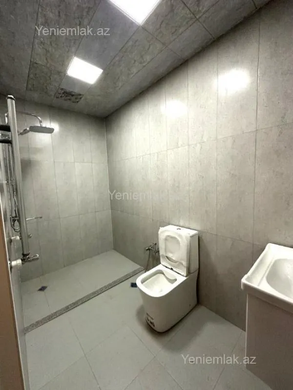Satılır 3 otaqlı yeni tikili 140 m²