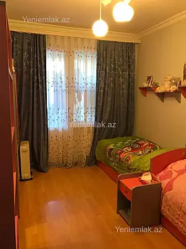 Satılır 5 otaqlı köhnə tikili 100 m²