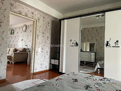 Satılır 2 otaqlı yeni tikili 70 m²
