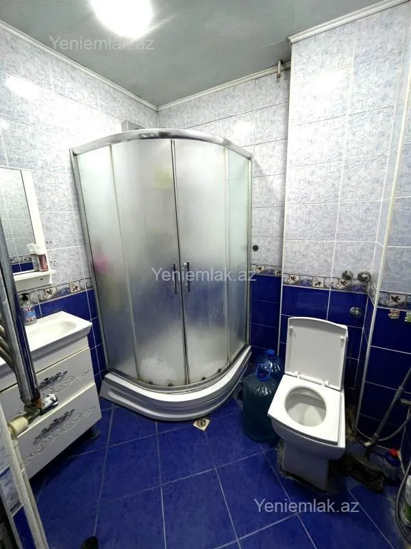 Satılır 4 otaqlı köhnə tikili 120 m²
