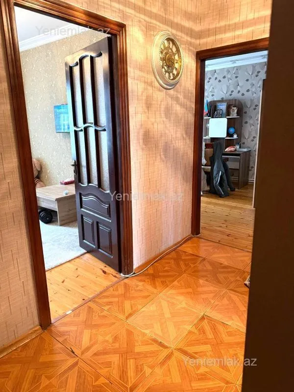 Satılır 4 otaqlı köhnə tikili 120 m²