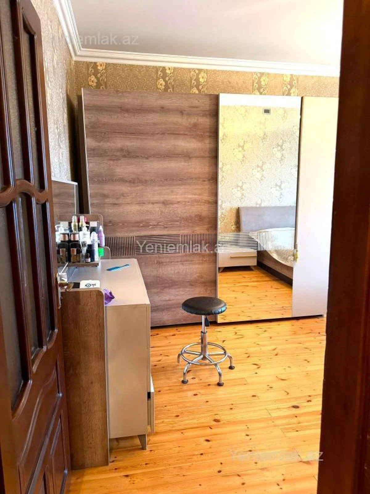 Satılır 4 otaqlı köhnə tikili 120 m²