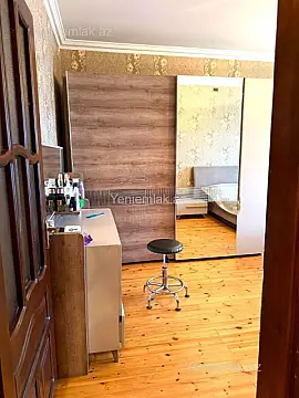 Satılır 4 otaqlı köhnə tikili 120 m²