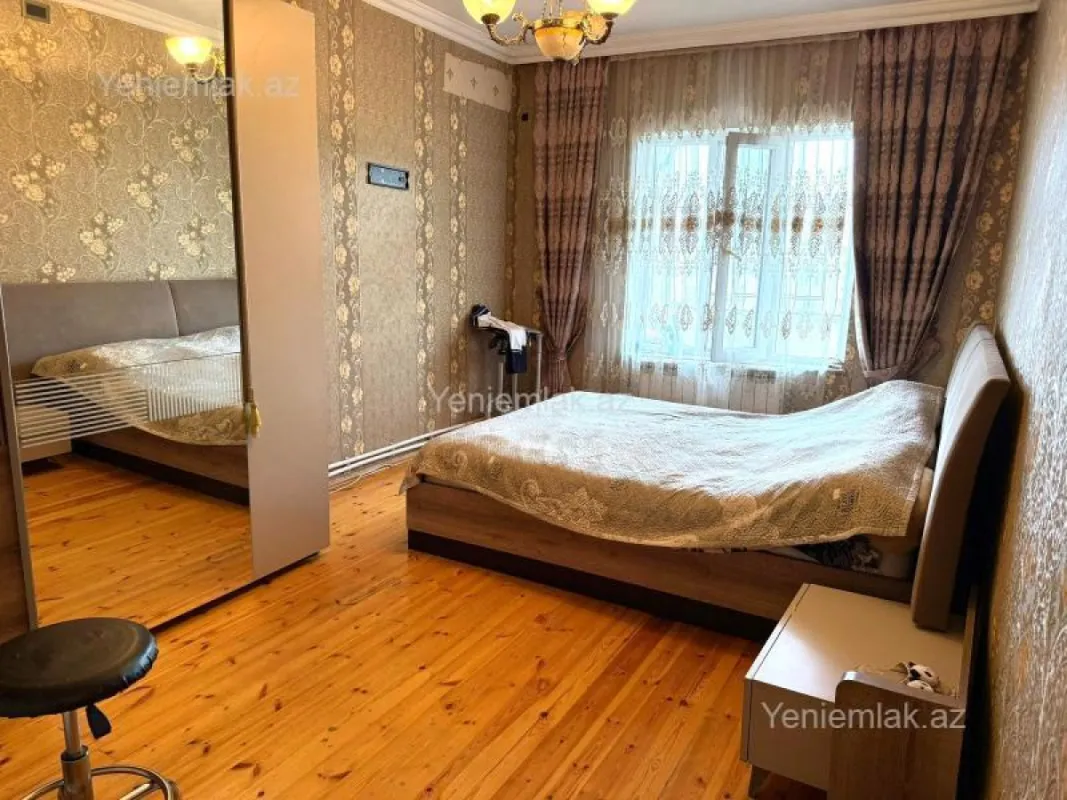 Satılır 4 otaqlı köhnə tikili 120 m²