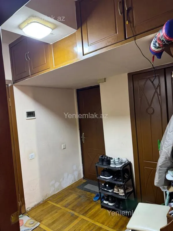 Satılır 2 otaqlı köhnə tikili 60 m²
