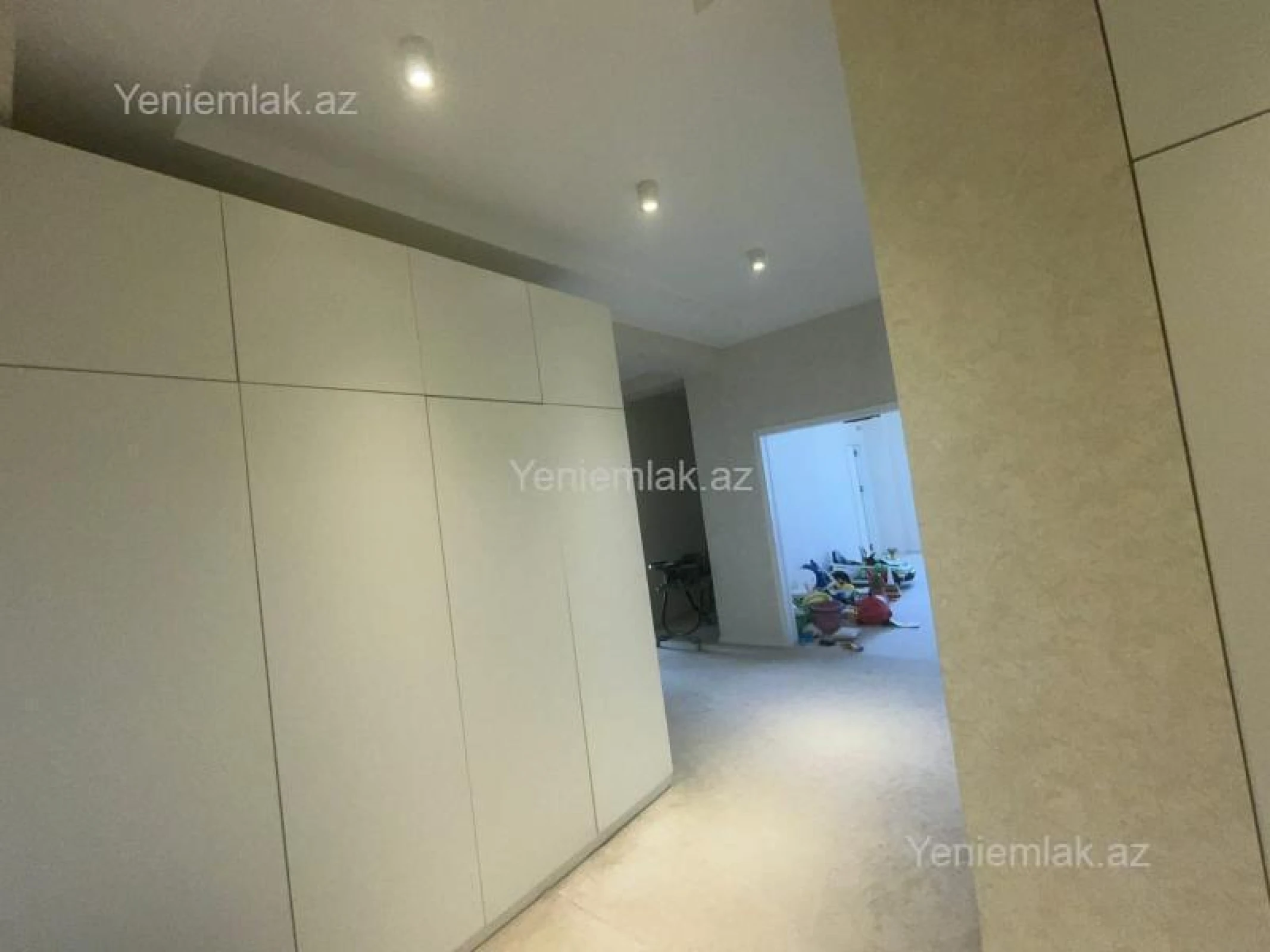 Satılır 3 otaqlı yeni tikili 113.5 m²