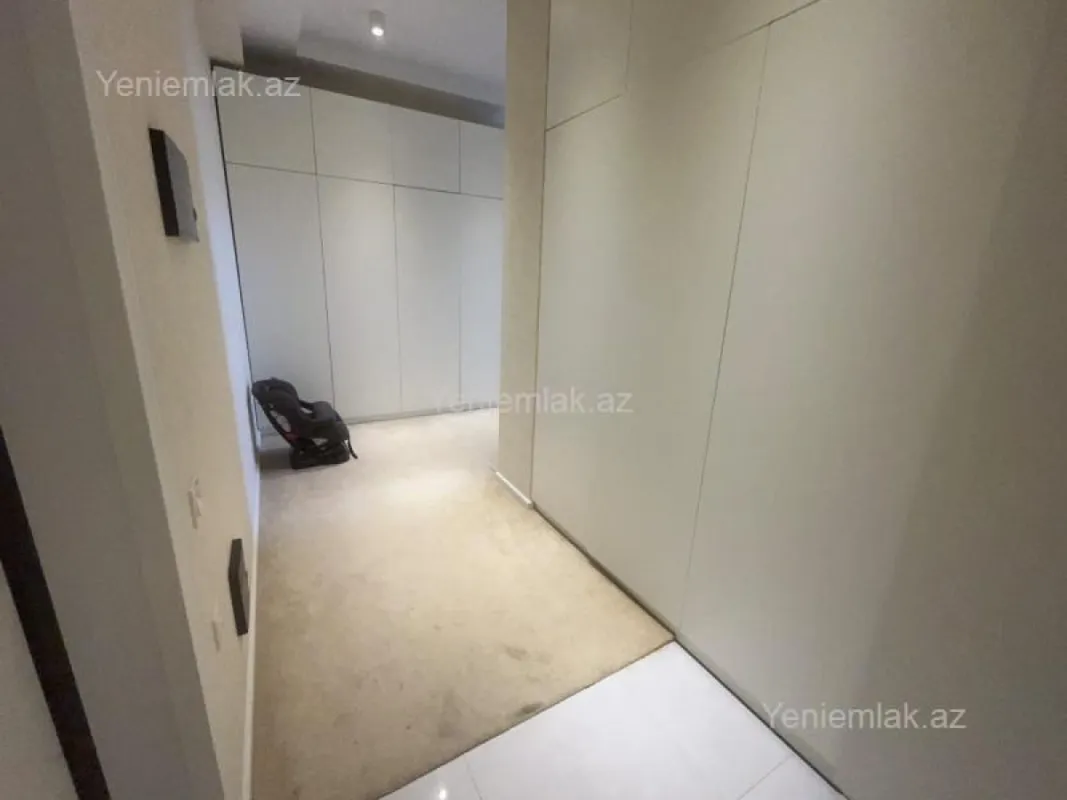 Satılır 3 otaqlı yeni tikili 113.5 m²