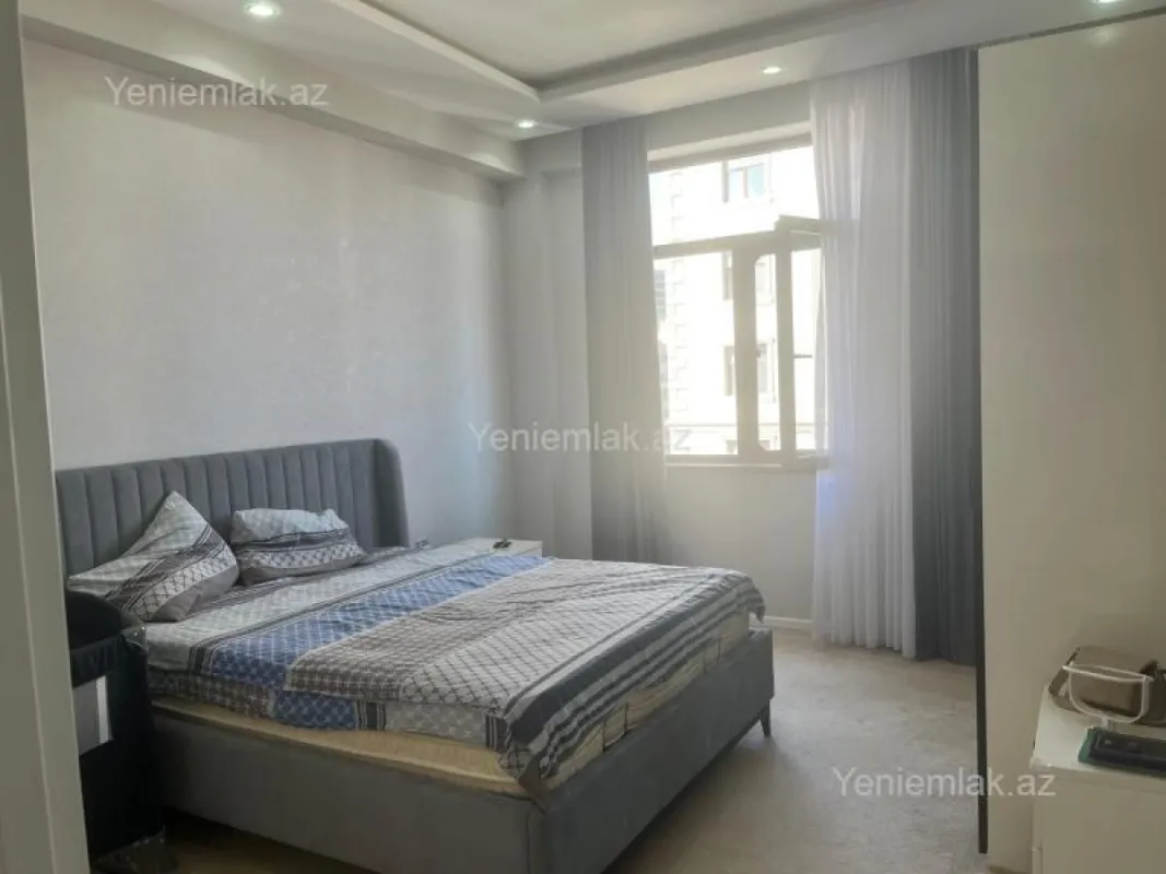 Satılır 3 otaqlı yeni tikili 113.5 m²