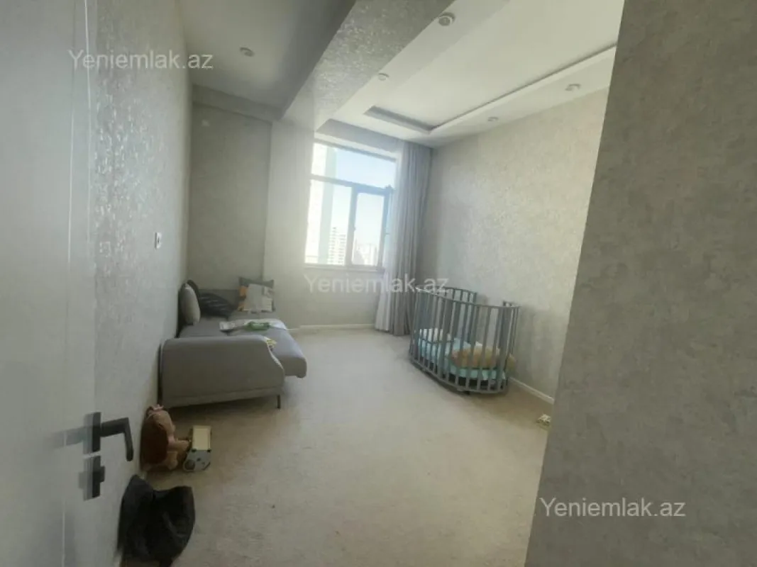 Satılır 3 otaqlı yeni tikili 113.5 m²