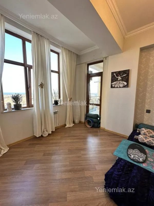 Satılır 2 otaqlı yeni tikili 81.5 m²