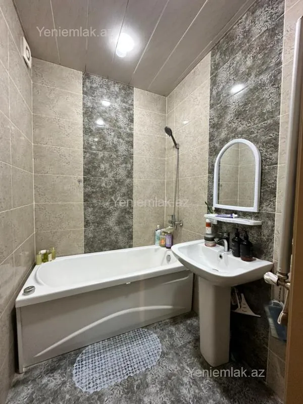 Satılır 2 otaqlı yeni tikili 81.5 m²