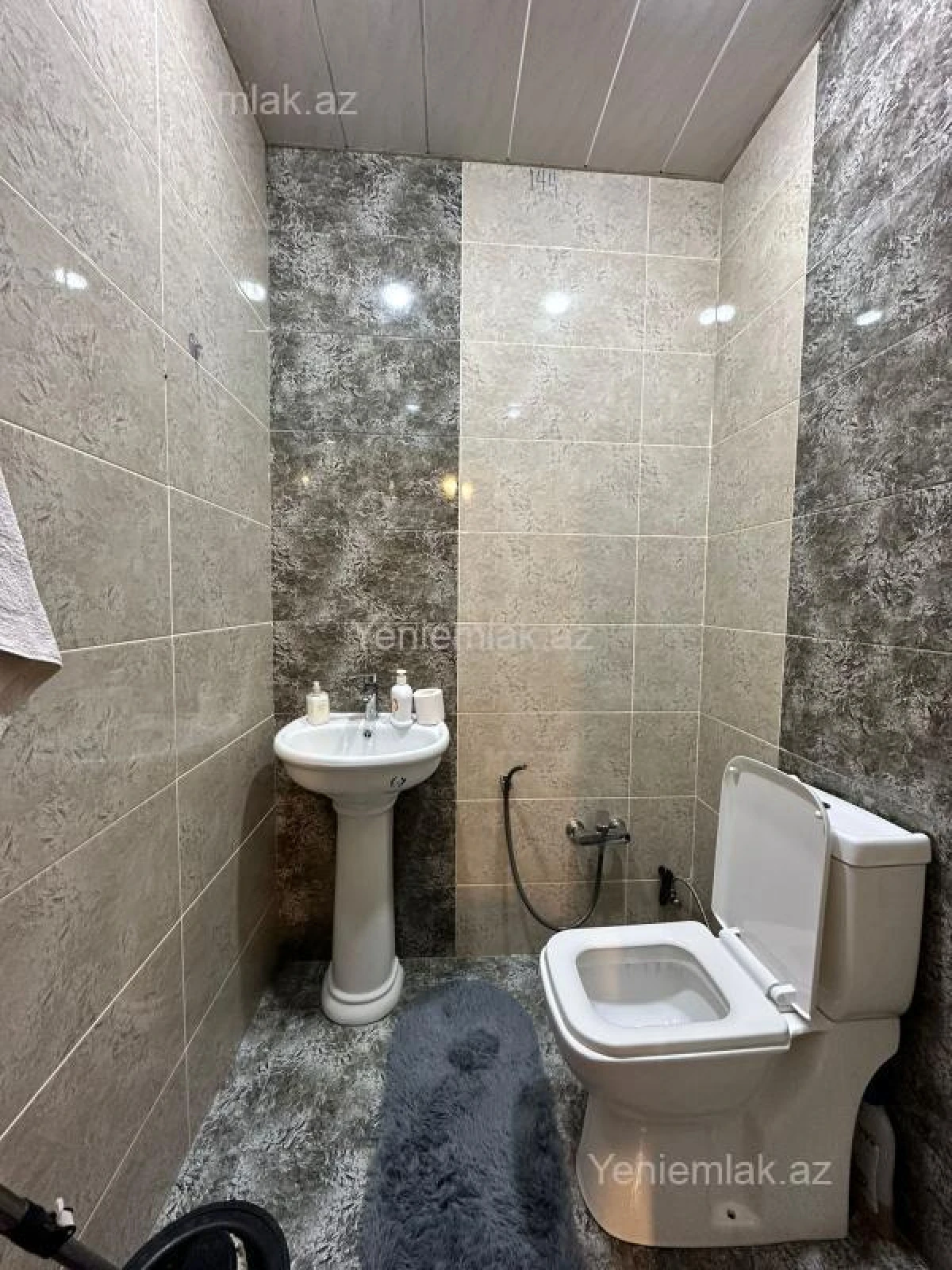 Satılır 2 otaqlı yeni tikili 81.5 m²