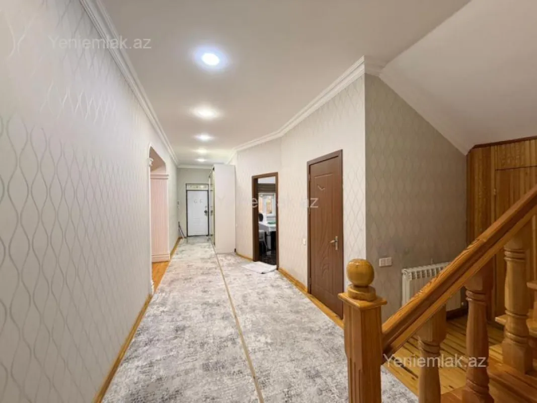 Satılır 5 otaqlı həyət evi 341 m²