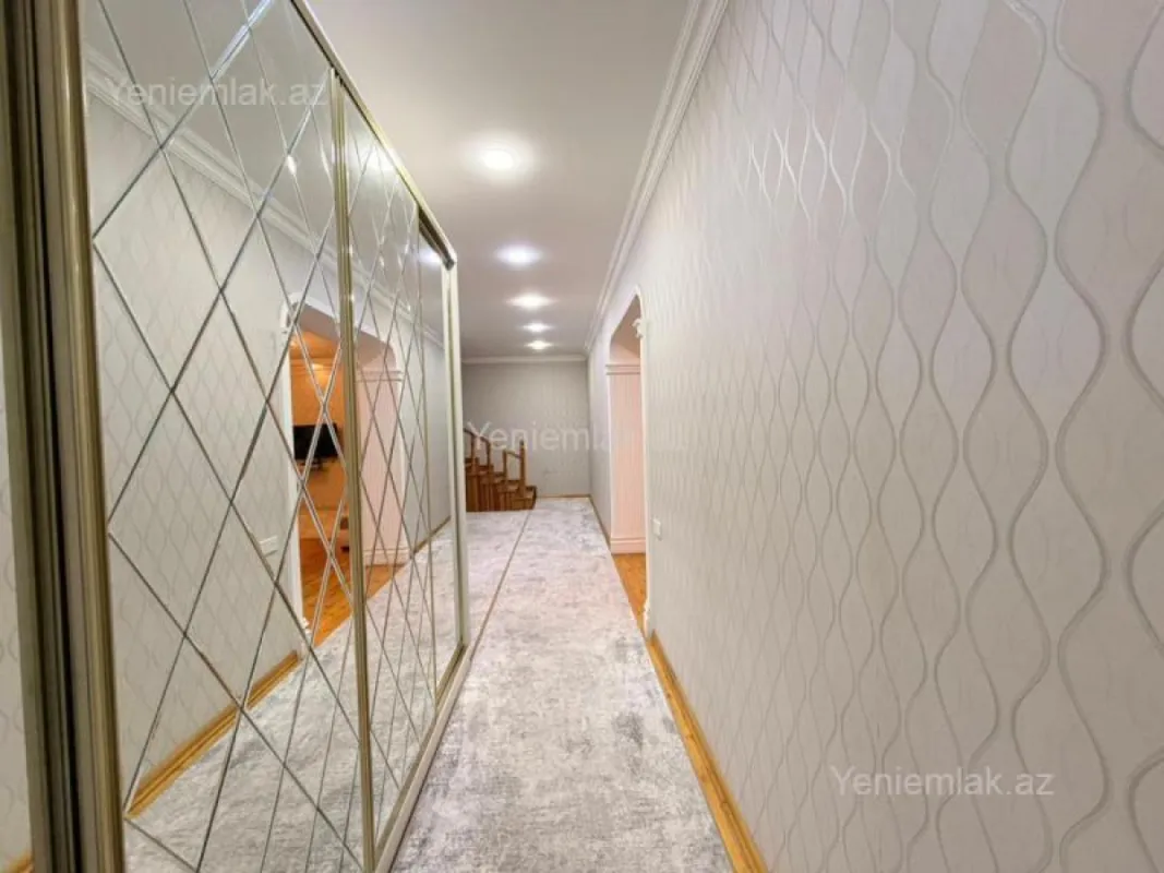 Satılır 5 otaqlı həyət evi 341 m²