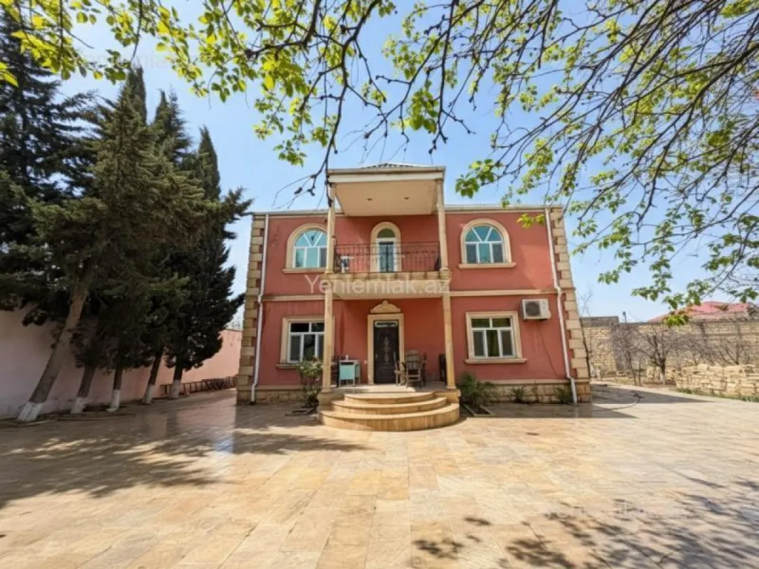 Satılır 5 otaqlı həyət evi 341 m²