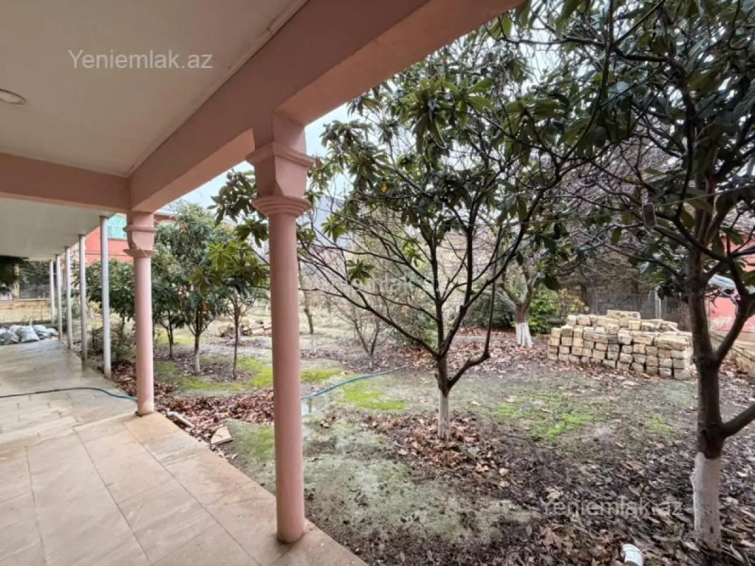 Satılır 5 otaqlı həyət evi 341 m²