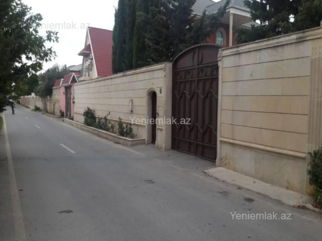 Satılır 5 otaqlı həyət evi 341 m²