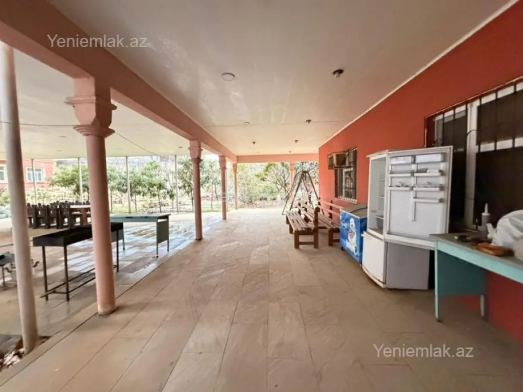 Satılır 5 otaqlı həyət evi 341 m²