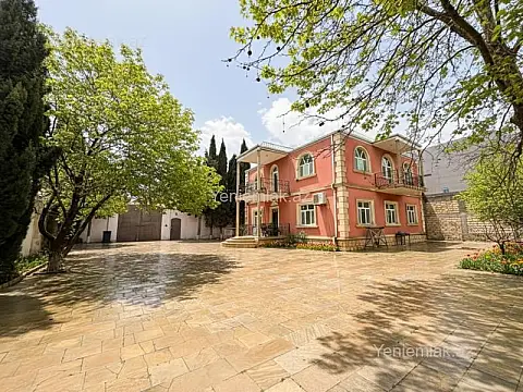 Satılır 5 otaqlı həyət evi 341 m²
