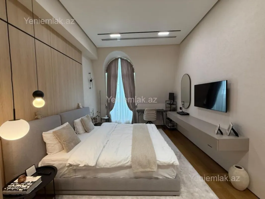 Satılır 2 otaqlı yeni tikili 100 m²