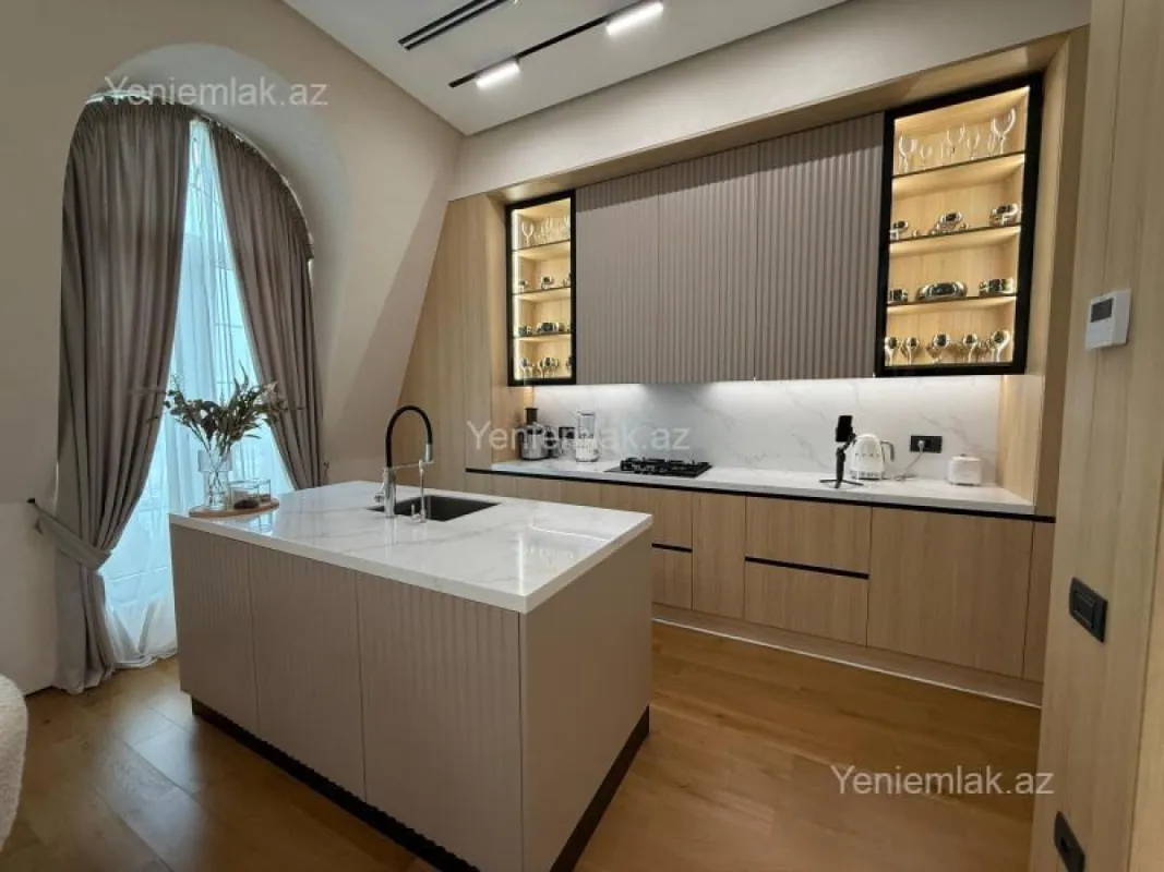 Satılır 2 otaqlı yeni tikili 100 m²