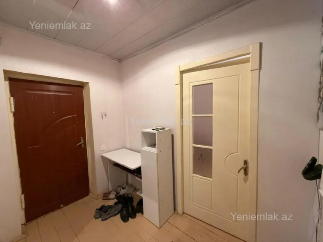 Satılır 4 otaqlı köhnə tikili 80 m²