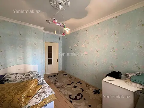 Satılır 4 otaqlı köhnə tikili 80 m²