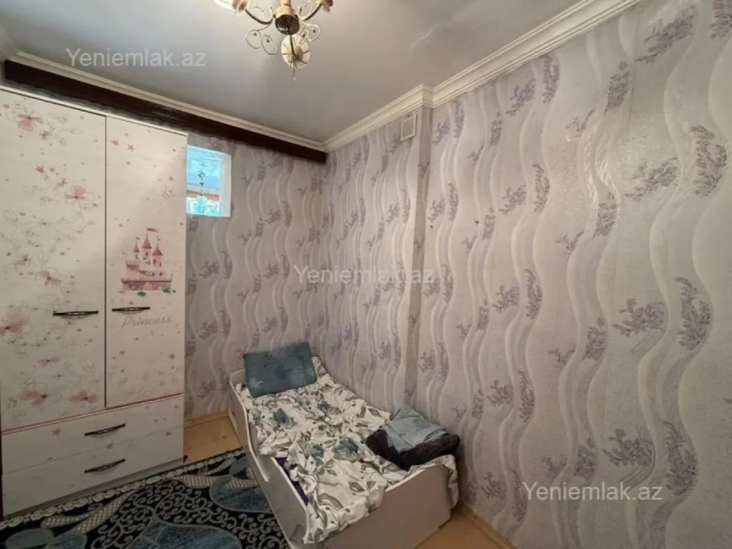 Satılır 4 otaqlı köhnə tikili 80 m²