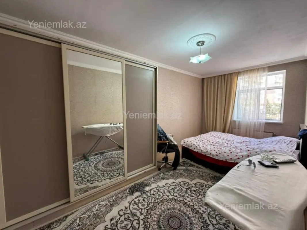 Satılır 4 otaqlı köhnə tikili 80 m²