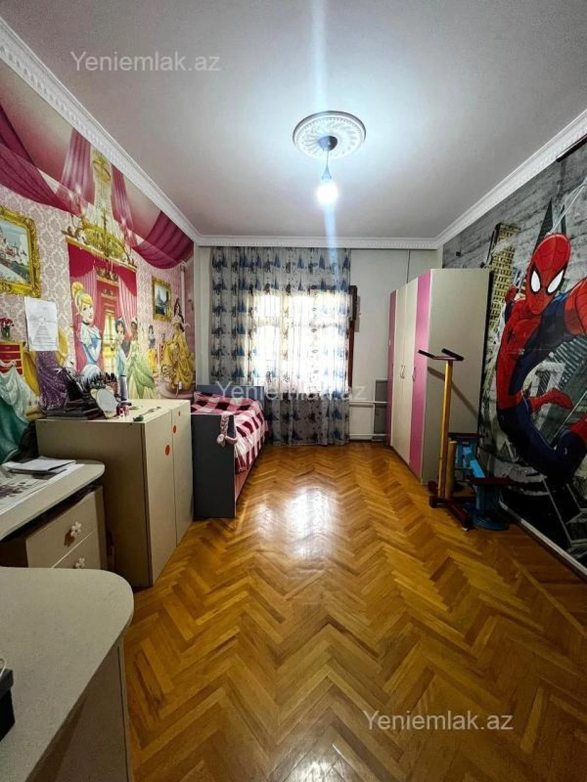 Satılır 5 otaqlı köhnə tikili 130 m²