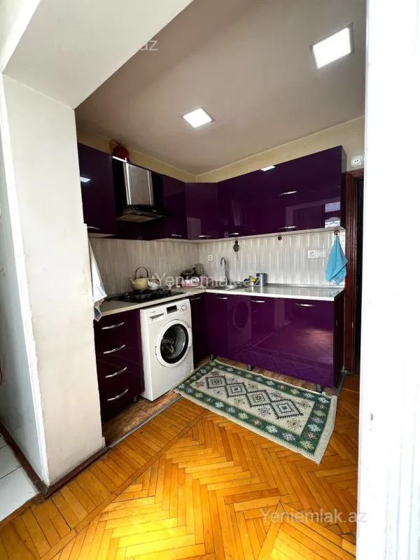 Satılır 5 otaqlı köhnə tikili 130 m²