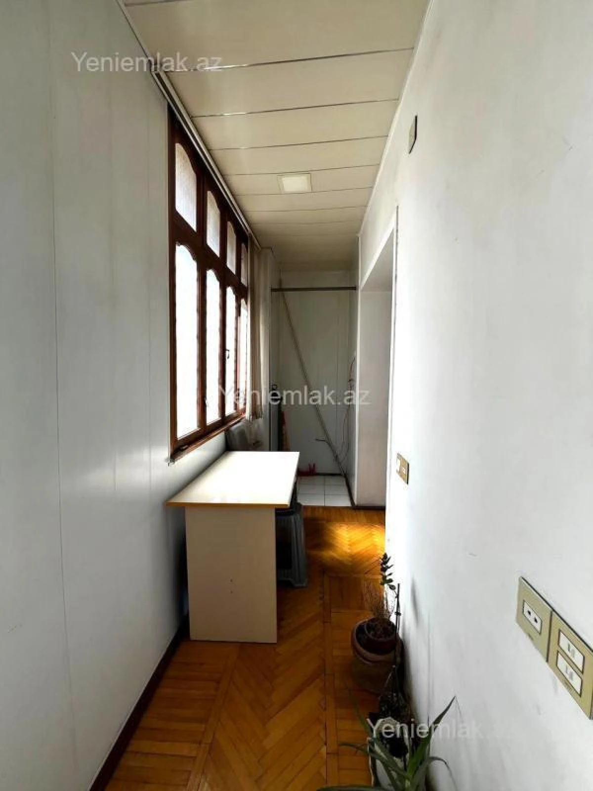 Satılır 5 otaqlı köhnə tikili 130 m²