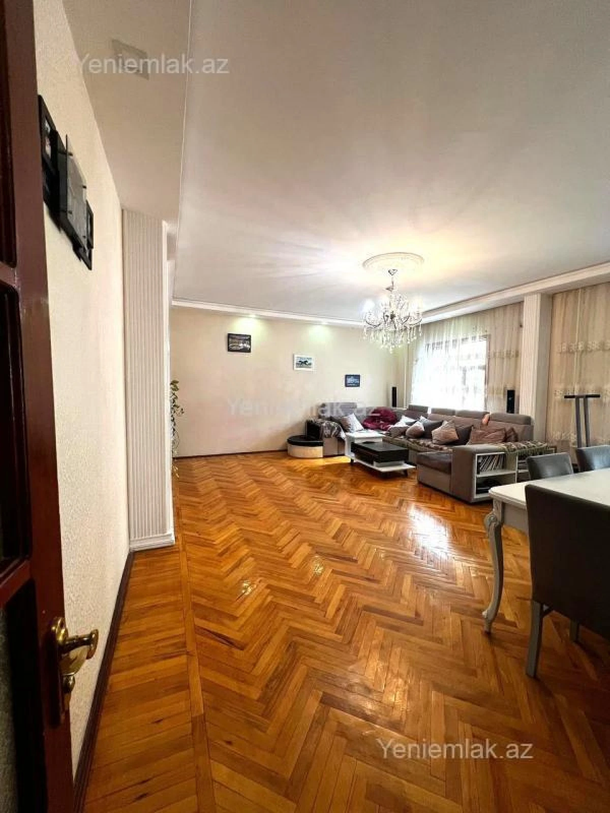 Satılır 5 otaqlı köhnə tikili 130 m²