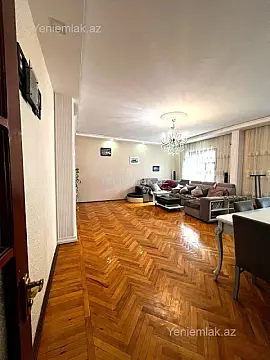 Satılır 5 otaqlı köhnə tikili 130 m²