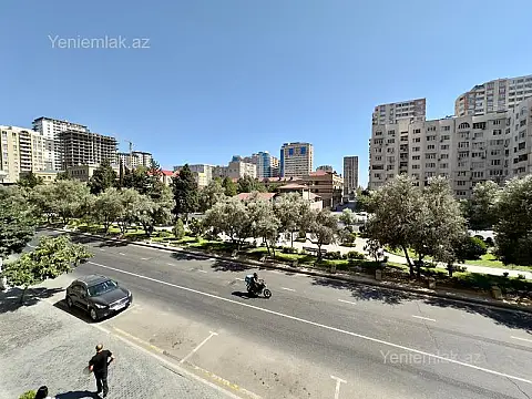 Satılır 3 otaqlı yeni tikili 137 m²