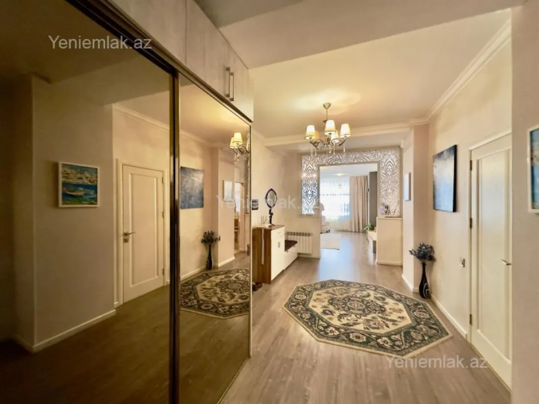 Satılır 3 otaqlı yeni tikili 137 m²