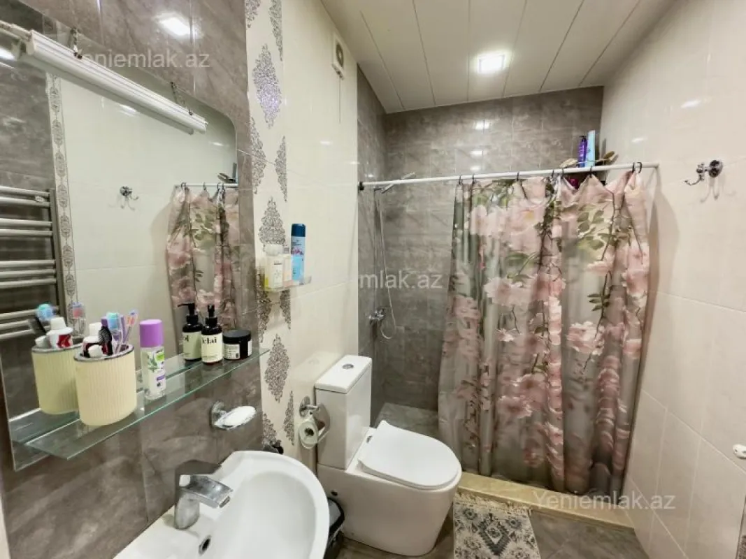 Satılır 3 otaqlı yeni tikili 137 m²